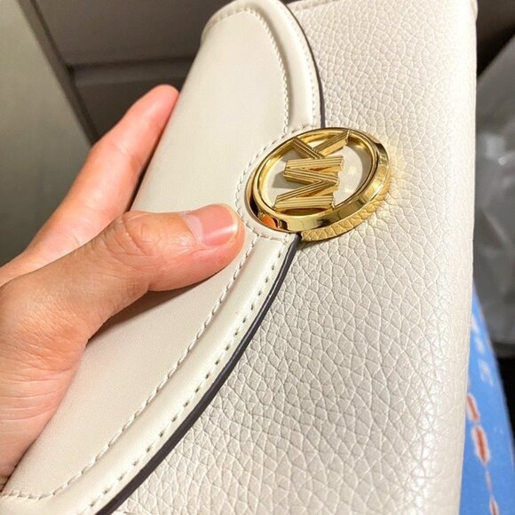 Michael Kors Fulton 35F9GFTE3L Large Pebbled Leather Continental Wallet, Vanilla - Picture 1 of 5